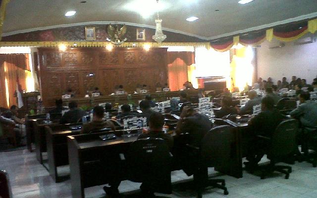 DPRD Sampaikan Pendapat Akhir Ranperda Pertanggungjawaban ABPD 2015