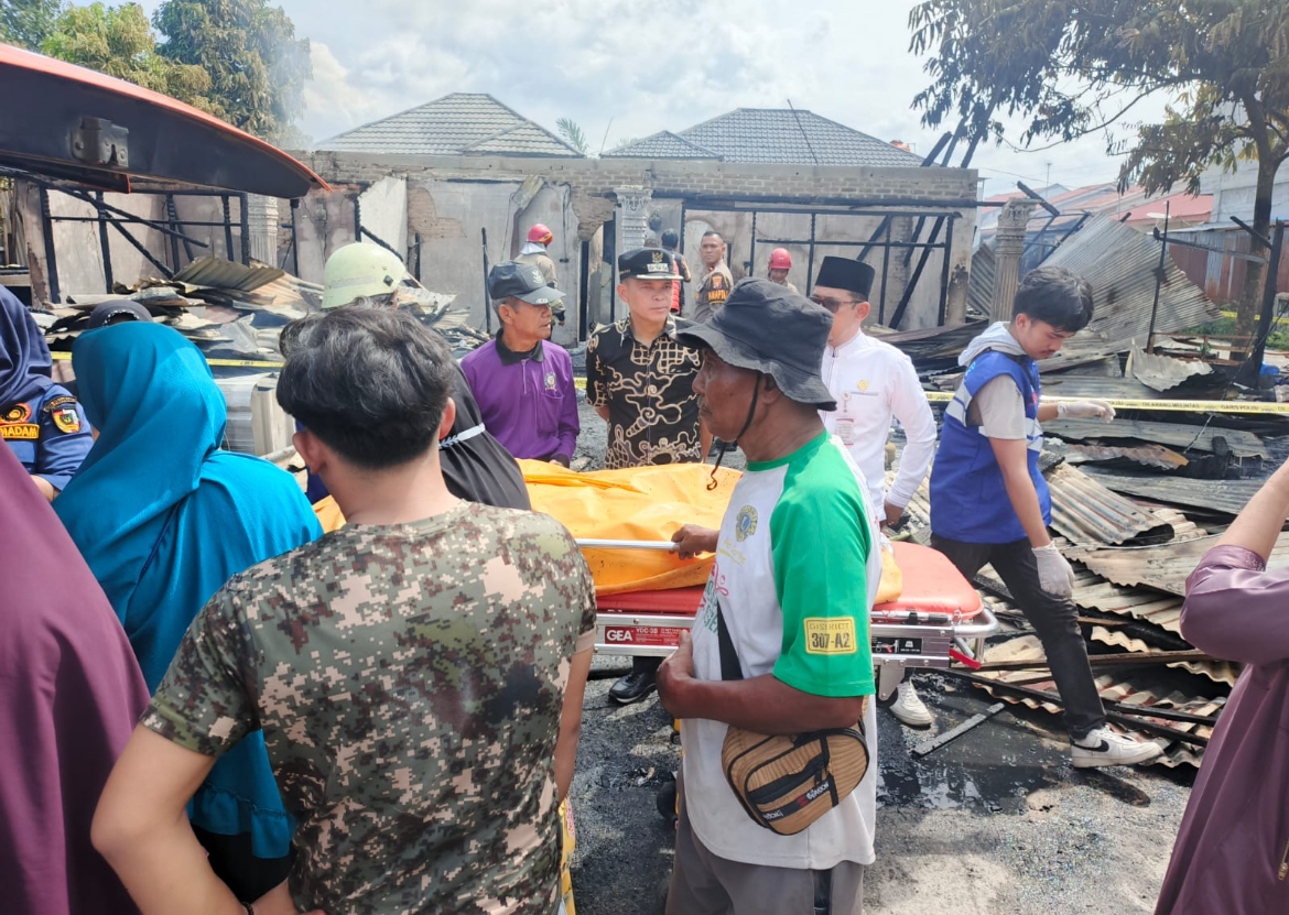 Kebakaran 3 Rumah Petak, Satu Orang Meninggal Dunia