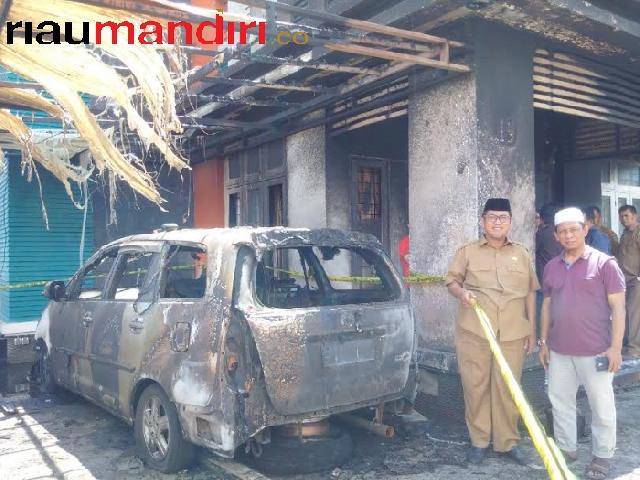 Rumah Mantan Anggota DPRD Dumai Diteror, Mobil dan Teras Rumah Hangus Terbakar