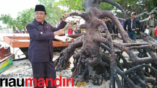 Bupati Wardan: Ibu Kades Tahu Kesukaan Saya