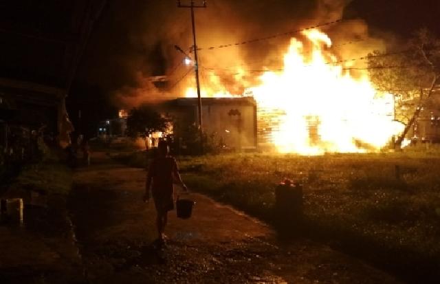 Satu Unit Rumah Warga Desa Pematang Duku Timur Ludes Terbakar