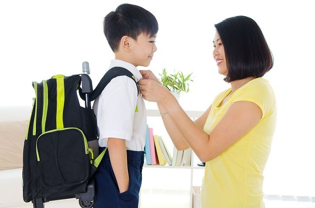 Cara Ampuh Membujuk Si Kecil Menolak untuk Pergi ke Sekolah