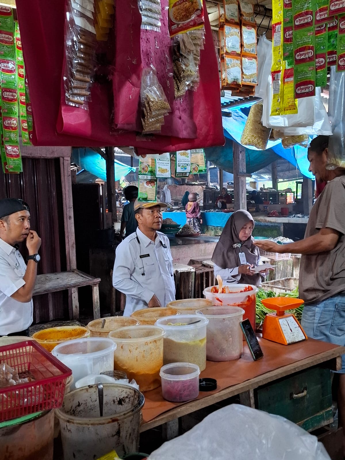 TIPD Pelalawan Sidak Pasar Pangkalan Kerinci, Cek Kenaikan Harga Pokok