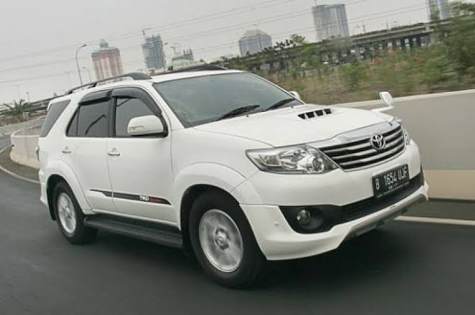 Ini Kekurangan Miliki Mobil Warna Putih