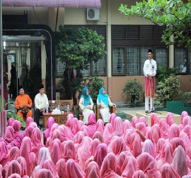 Ayat Cahyadi Apresiasi Sekolah Mengaji di SMA 5