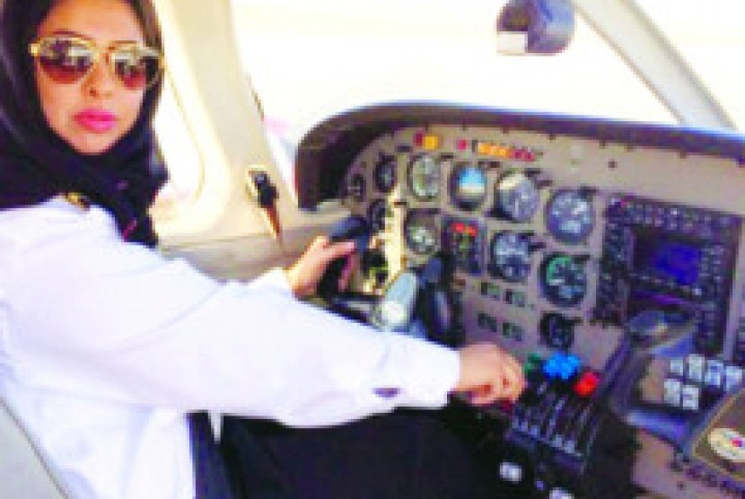 Ini Dia Pilot Perempuan Pertama Pesawat Komersial Saudi Arabia