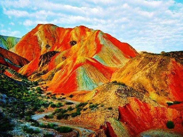 Lokasi Menakjubkan yang Tak Disangka Benar-benar Ada di Dunia