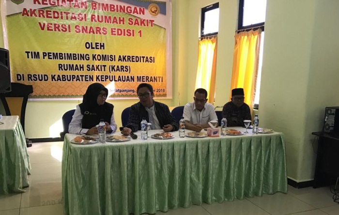 Wakil Ketua DPRD Riau Berikan Sejumlah Alkes untuk RSUD Meranti