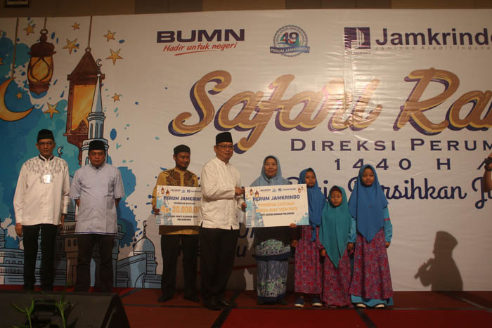 Safari Ramadan Perum Jamkrindo Berlanjut di Pekanbaru