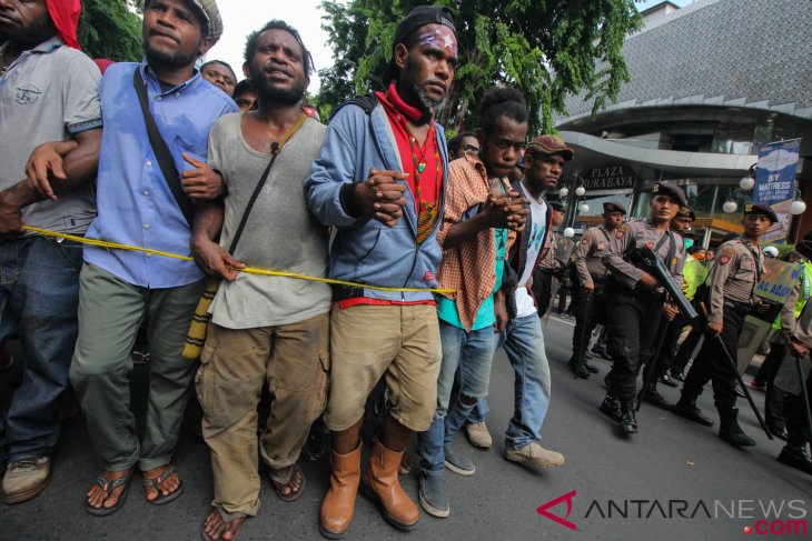 Merasa Tak Nyaman, Mahasiswa Papua Pilih Pulang