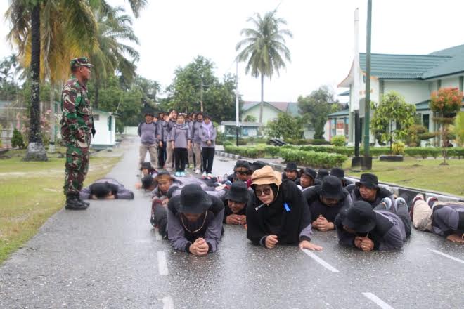 Hadapi Pemilu 2019, Bawaslu Se-Riau Latihan di Batalyon Arhanud 13/PBY