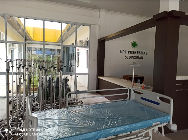 Miris! Gedung Puskesmas Sedinginan Tampak Megah di Luar, Seperti Gudang Sampah di Dalam