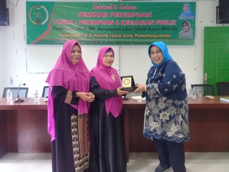 Dihadiri Wakil Ketua DPD, Seminar Perempuan dan Kebijakan Publik Jadi Ajang Curhat