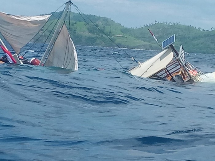Perahu Pengangkut 9 Warga Tionghoa Terbalik di Banda Aceh