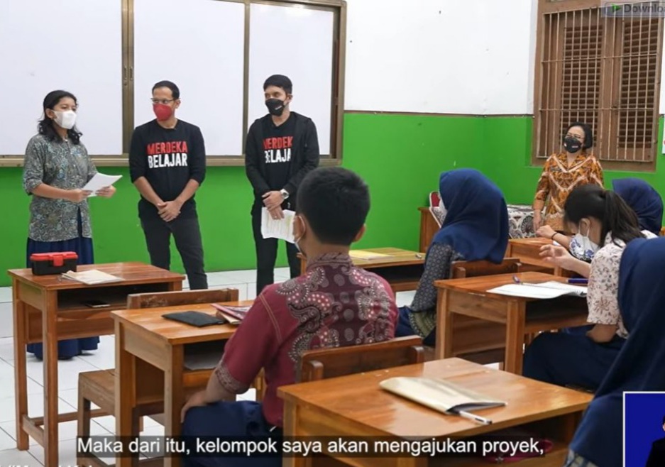 Jadi Guru Tamu, Mendikbudristek Masuk Kelas Bersama Desta