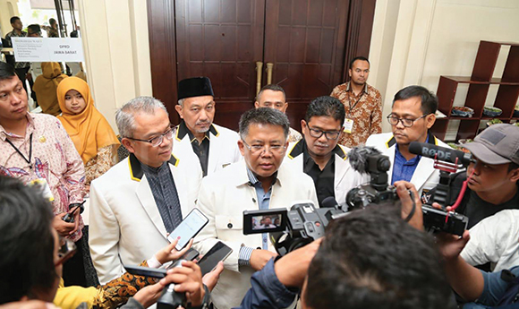 Presiden PKS ke Anies Soal Kritik Banjir Jakarta: Tidak Boleh Baper, Terima Saja