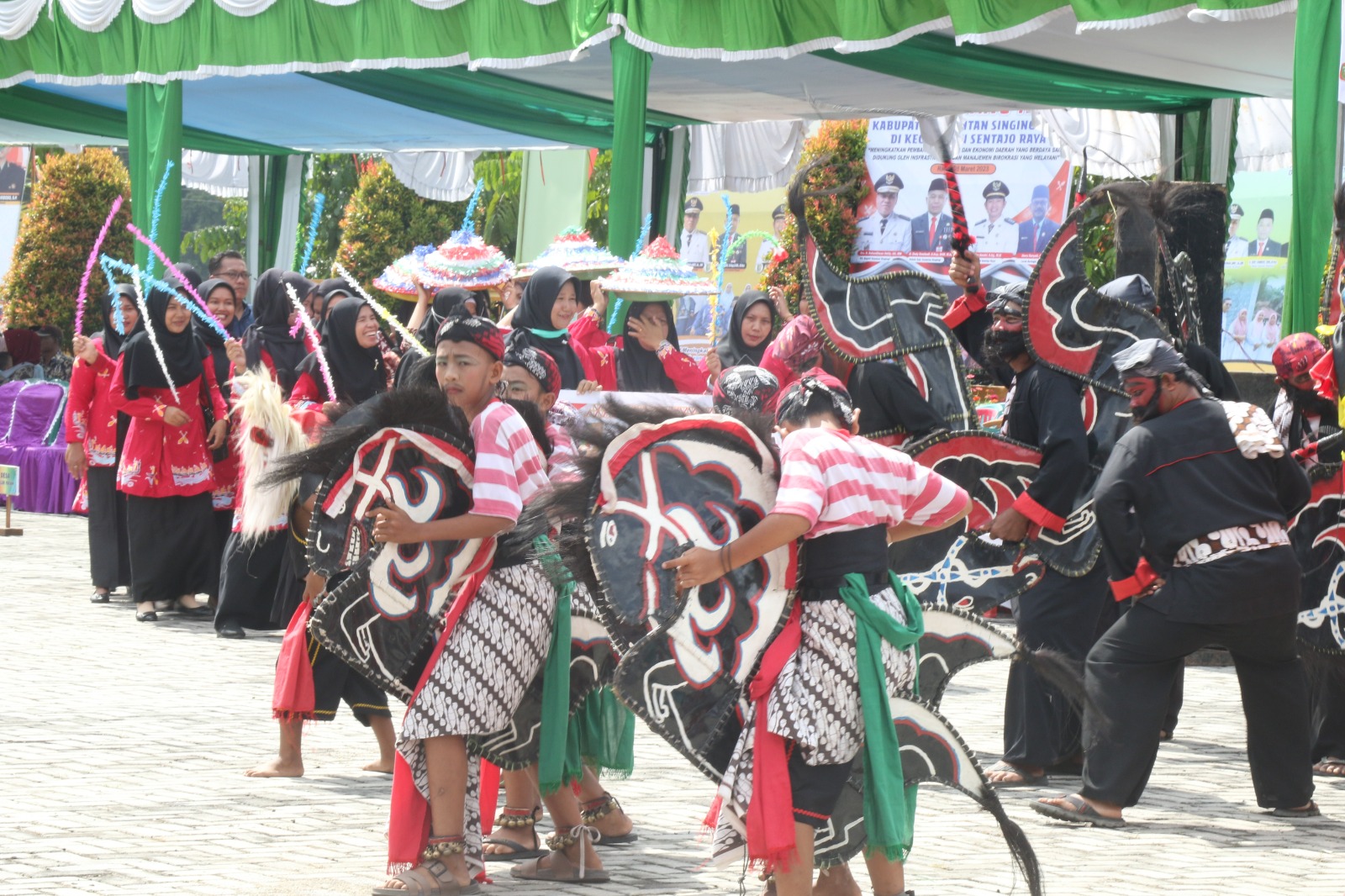 Musrenbang Kecamatan Sentajo Raya Dimeriahkan Oleh Pawai Budaya