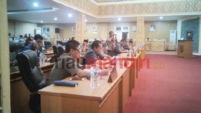 6 Fraksi Sampaikan Pandangan Umum Terhadap Ranperda APBD 2017