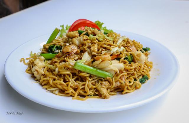 Bahaya di Balik Makan Larut Malam