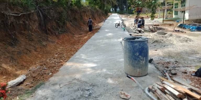 Semenisasi Jalan di Kampung Sialang Baru Siak Tanpa Plang Informasi, Ini Alasan Penghulu