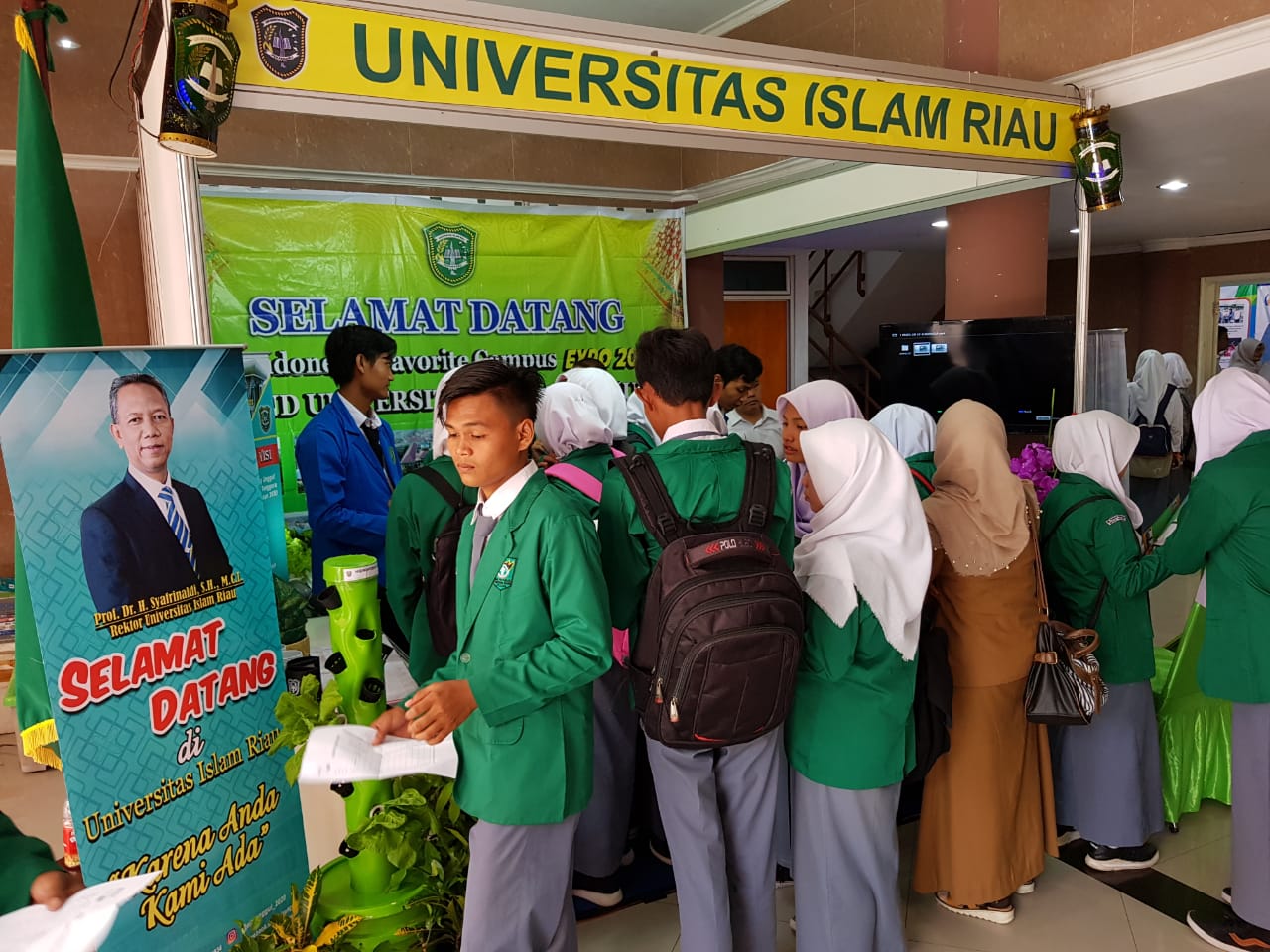 Stand UIR di Indonesia Expo Padang 'Diserbu' Siswa SMA