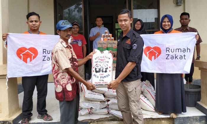 Rumah Zakat Salurkan Bantuan untuk Korban Banjir di Kuansing