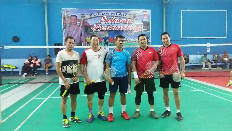 Mantan Atlet Dunia Hadiri Turnamen Badminton Kapolresta Cup III