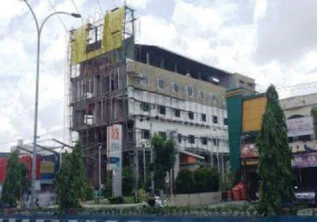 Hotel Royal Asnof Diduga Belum Kantongi Izin