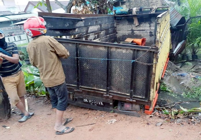 Polisi Tertabrak Truk saat Amankan Arus Lalu Lintas Perayaan Natal