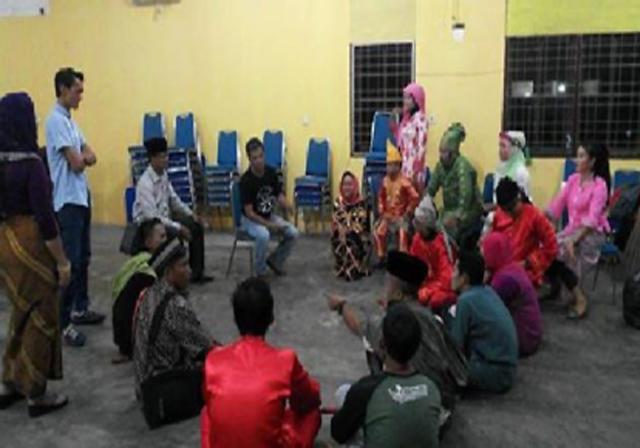 Menyimak Randai “Sanggar Ngocal”