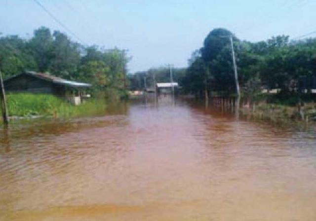 Desa Lubuk Kembang Bunga Terisolasi