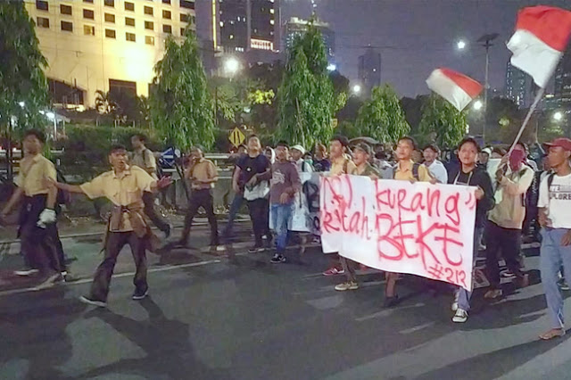 Diajak Dialog Polisi, Anak STM: Bela Rakyat Apa Bela DPR Lo?