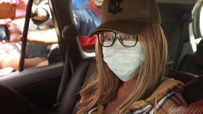 Malam Ini Lucinta Luna Ditahan di Rutan Polda Metro Jaya