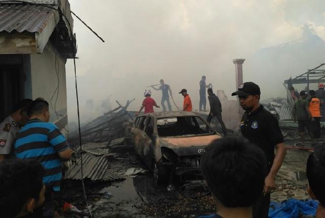 8 Unit Rumah dan 1 Mobil Hangus Terbakar di Kota Tembilahan