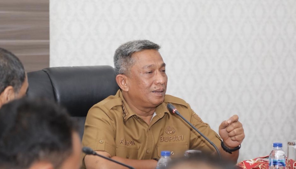 Bupati Anton Instruksikan Camat se-Rohul Cepat Tanggap Penanganan Karhutla