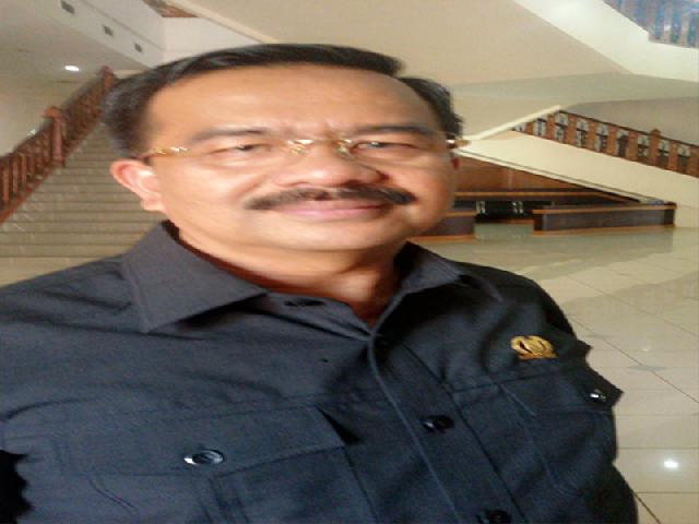 Anggota DPRD Riau Yusuf Sikumbang Dipolisikan Polwan