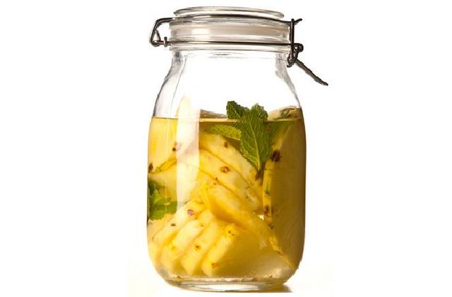 7 Khasiat Kesehatan Minum Air Rendaman Buah Nanas