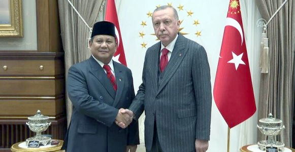 Survei: Prabowo Menteri Kinerja Paling Bagus, Kalahkan Sri Mulyani dan Erick Thohir