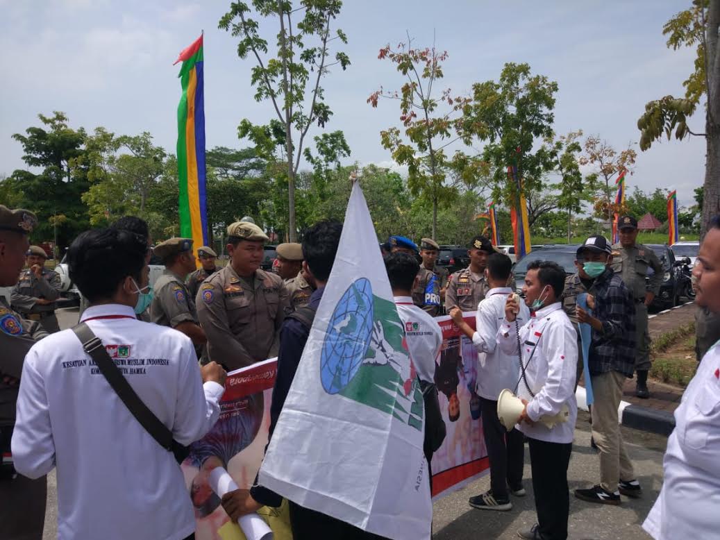 Gelar Aksi, KAMMI Kampar Sampaikan Empat Tuntutan Rakyat Saat Pelantikan Anggota Dewan