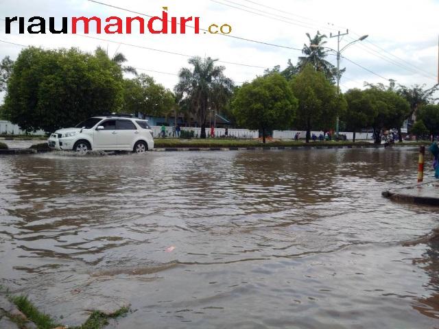 Sejumlah Kawasan di Kota Dumai Dilanda Banjir Hingga 50 CM