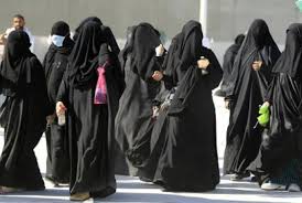 Pemerintah Arab Saudi Cabut Pembatasan Perempuan Pergi Tanpa Wali Pria