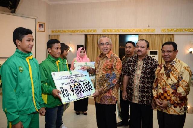 Terbaik di Luar Jawa, Atlet Riau Peraih Medali di Popnas XIV Dapat Bonus