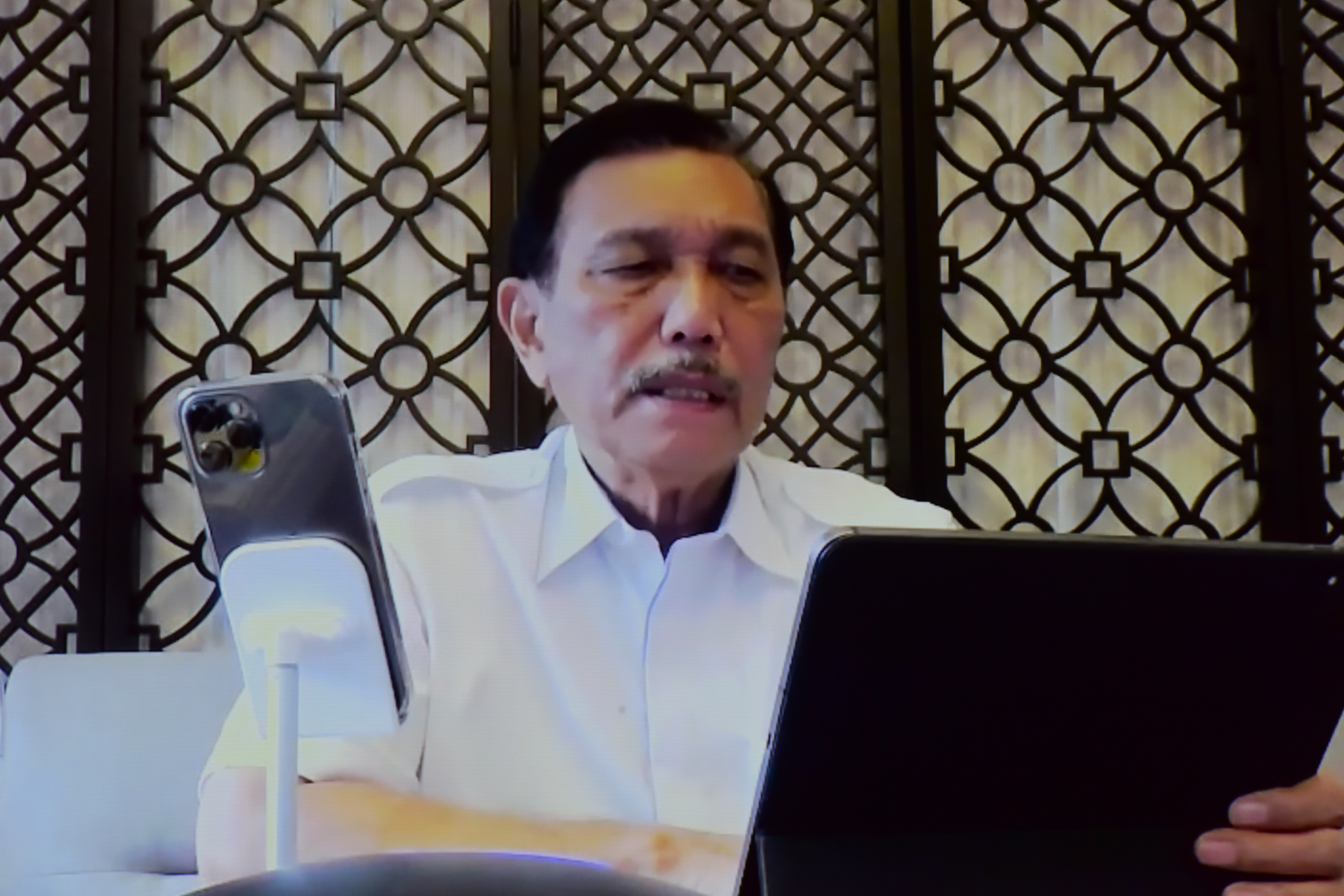 Luhut: Pemerintah akan Uji Coba PPLN ke Bali Tanpa Karantina