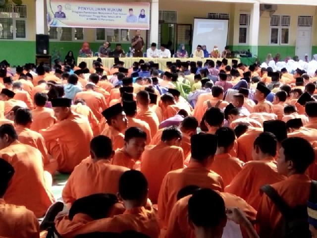 Ratusan Siswa SMAN 12 Dibekali Penyuluhan Hukum