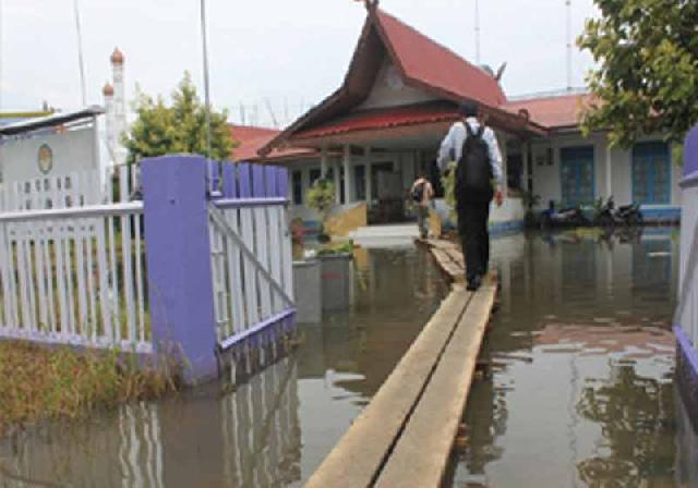 Kantor Camat Bangko Banjir