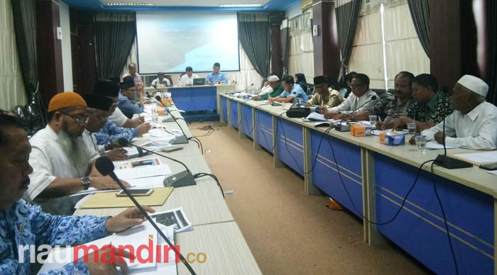 Masyarakat Adat Kampar Beri Masukan KLHS