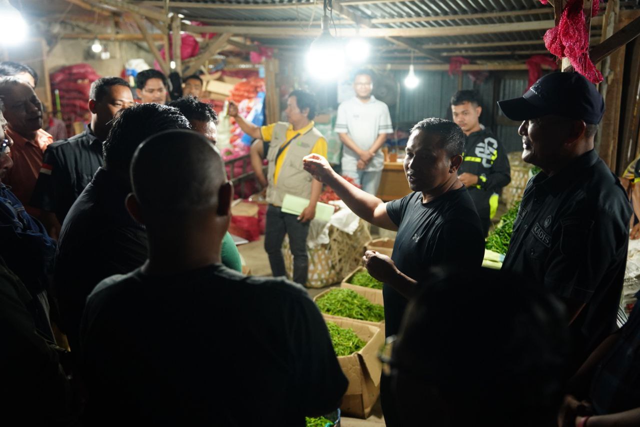 Gubri Wahid Cek Harga Pangan di Pasar Induk