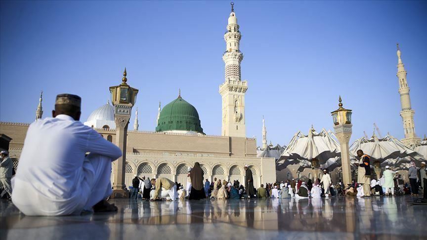 Masjid-Masjid di Saudi Mulai Dibuka Kembali