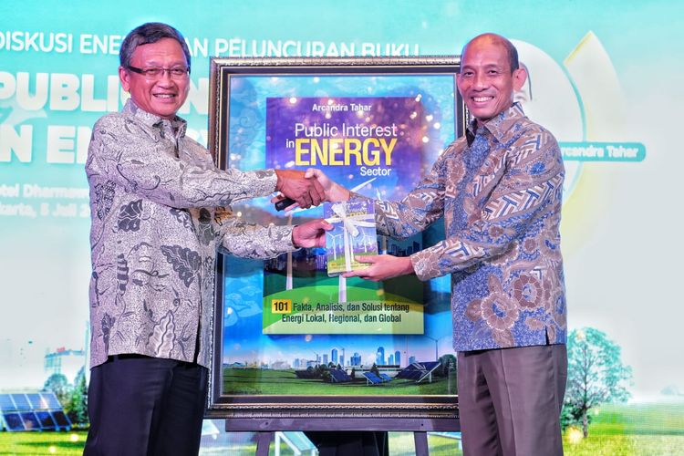 Arcandra Tahar Terbitkan Buku “Public Interest in Energy Sector”