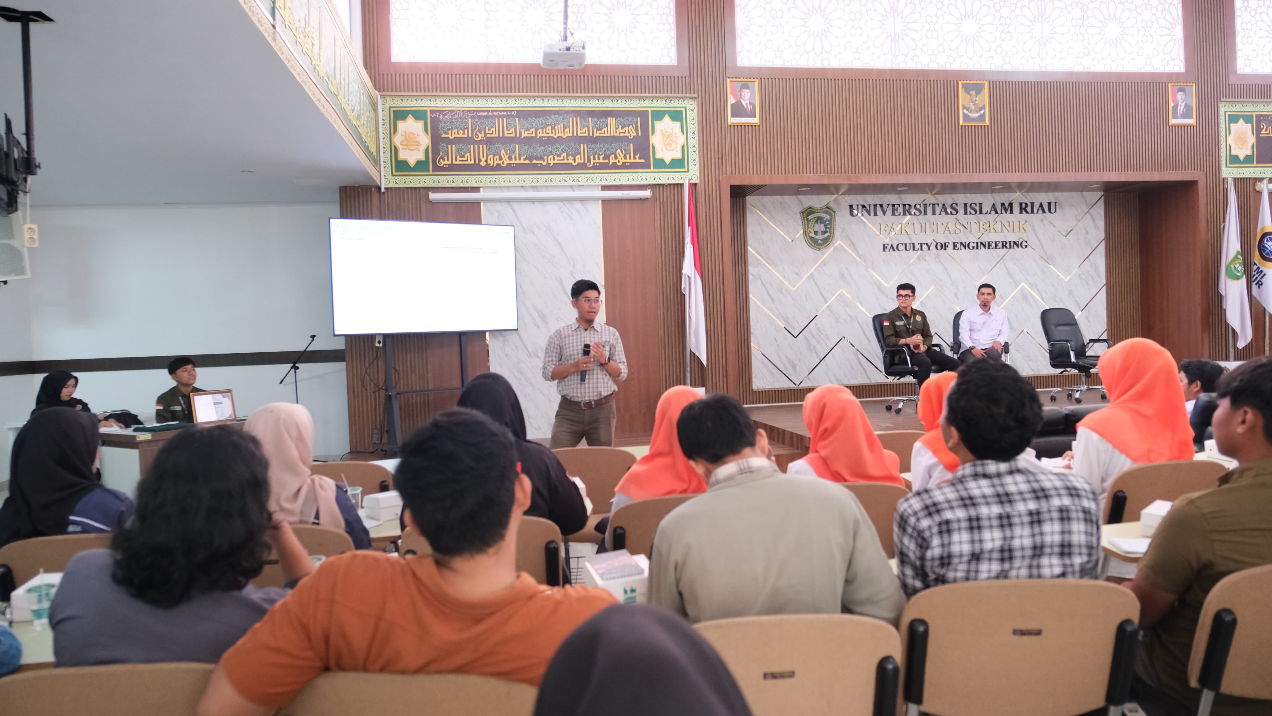 Mahasiswa Teknik Perminyakan UIR Diedukasi EMP Bentu Limited Tentang Keselamatan dan K3 Migas